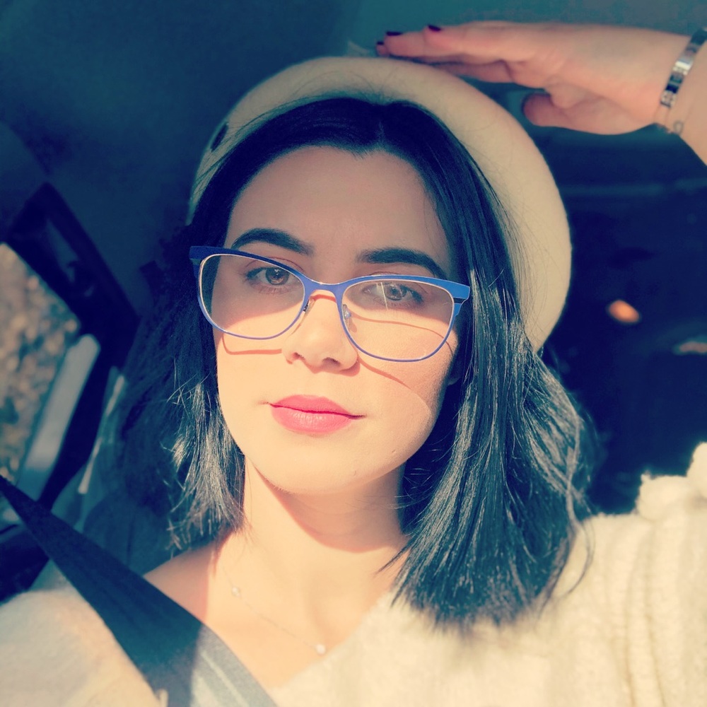 Meet your Posher, Thays